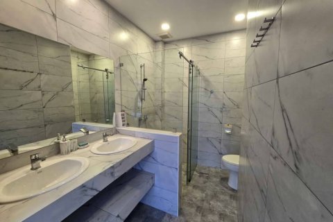 Villa in Kathu, Thailand 4 bedrooms № 124389 - photo 8