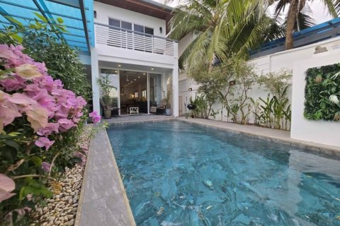 Villa in Kathu, Thailand 4 bedrooms № 124389 - photo 1