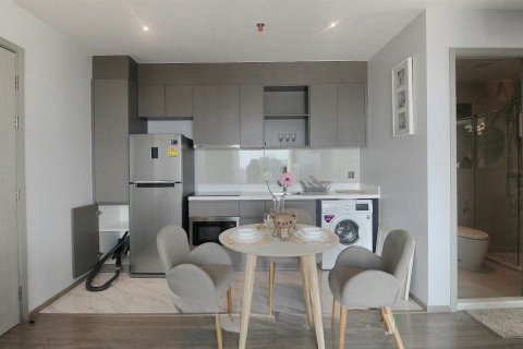 Condo in Bangkok, Thailand, 2 bedrooms  № 142965 - photo 4