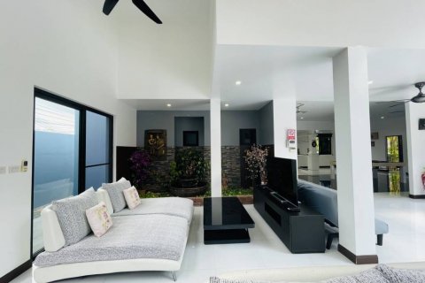House in Kathu, Thailand 6 bedrooms № 85570 - photo 7