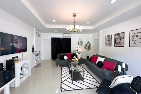 Villa in Pattaya, Thailand 6 bedrooms № 86663 - photo 7