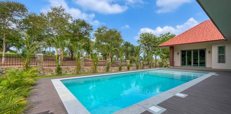 Дом в Паттайе, Таиланд с 4 спальнями  № 132974