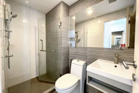 Кондоминиум с 2 спальнями в Бангкоке, Таиланд № 101904 - фото 10