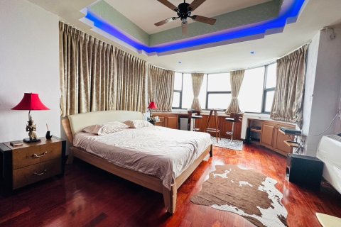 Condo in Pattaya, Thailand, 2 bedrooms  № 123077 - photo 9