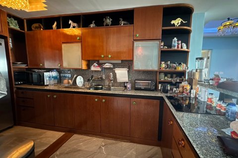 Condo in Pattaya, Thailand, 2 bedrooms  № 123077 - photo 25