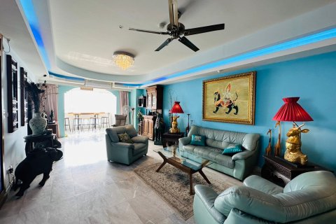 Condo in Pattaya, Thailand, 2 bedrooms  № 123077 - photo 3