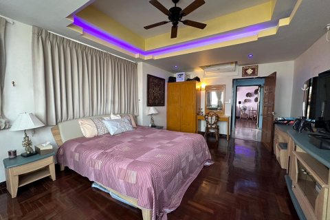 Condo in Pattaya, Thailand, 2 bedrooms  № 123077 - photo 17