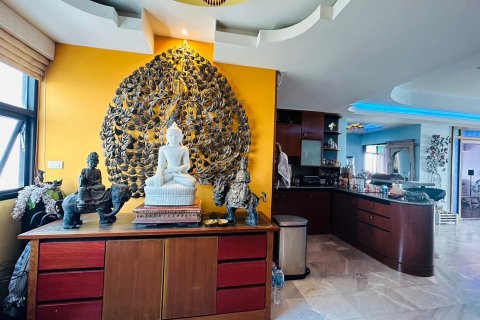 Condo in Pattaya, Thailand, 2 bedrooms  № 123077 - photo 24