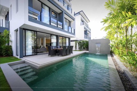 House in Bang Tao, Thailand 5 bedrooms № 84832