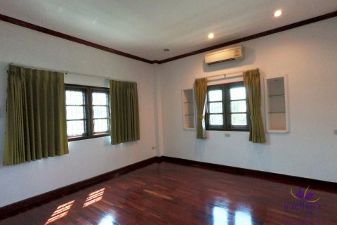 House in Chiang Mai, Thailand 6 bedrooms № 119906 - photo 14