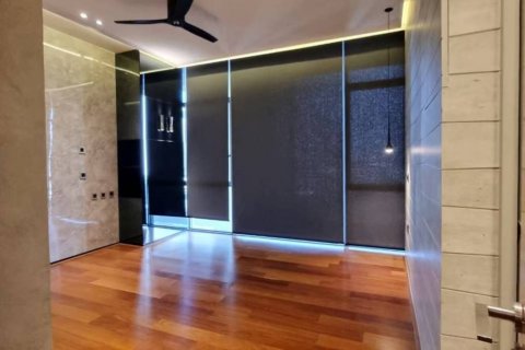 Condo in Bangkok, Thailand, 3 bedrooms  № 86204 - photo 9