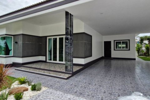 Chalet de 3 dormitorios en Pattaya, Tailandia № 123314