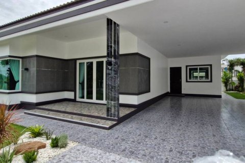 Villa in Pattaya, Thailand 3 bedrooms № 123314 - photo 2