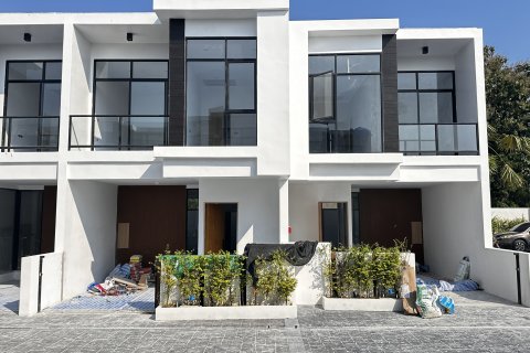 Chalet de 4 dormitorios en Pattaya, Tailandia № 123317
