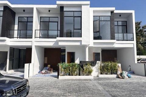 Villa in Pattaya, Thailand 4 bedrooms № 123317 - photo 22