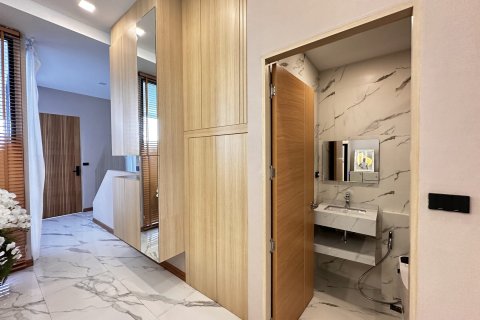 Вилла в Паттайе, Таиланд с 4 спальнями  № 123317 - фото 10