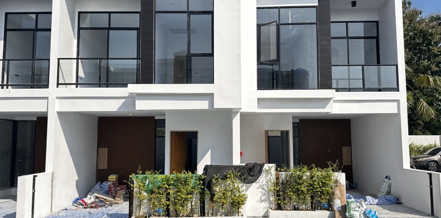 Вилла в Паттайе, Таиланд с 4 спальнями  № 123317