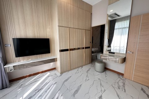 Villa in Pattaya, Thailand 4 bedrooms № 123317 - photo 14