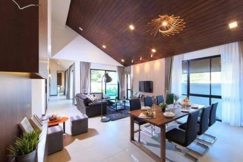 Villa in Pattaya, Thailand 4 bedrooms № 123316 - photo 5