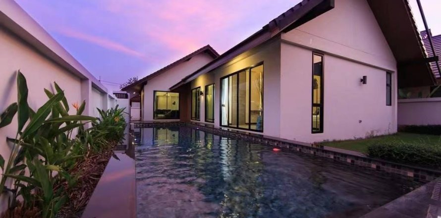 Villa in Pattaya, Thailand 4 bedrooms № 123316