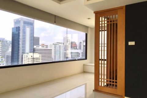 Condo in Watthana, Bangkok, Thailand, 3 bedrooms  № 123656 - photo 2