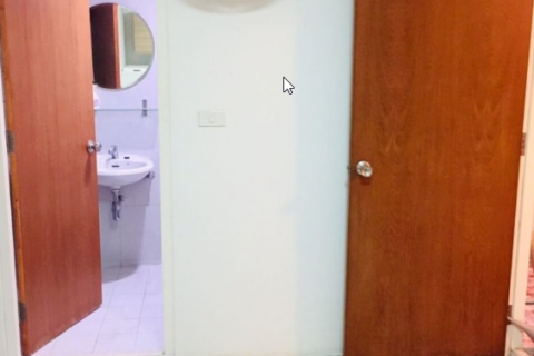 Condo in Watthana, Bangkok, Thailand, 3 bedrooms  № 123656 - photo 19