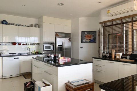 Кондоминиум с 3 спальнями в Ваттхане, Бангкок, Таиланд № 123652 - фото 2