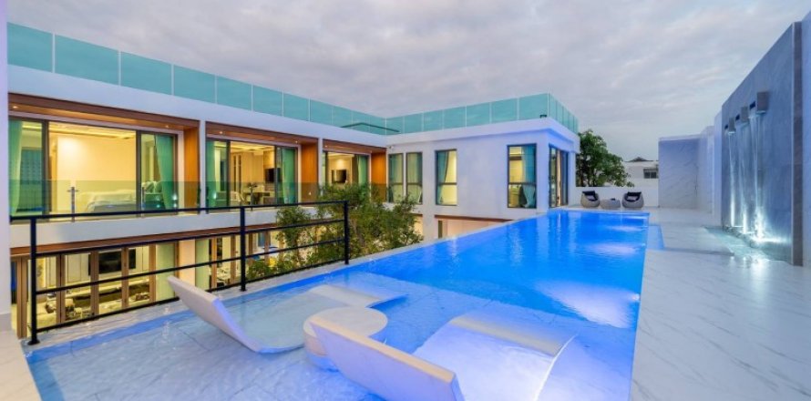 House in Pattaya, Thailand 6 bedrooms № 132348