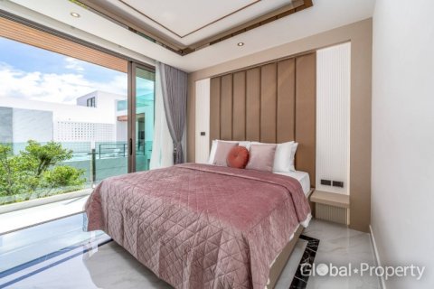 House in Pattaya, Thailand 6 bedrooms № 132348 - photo 10