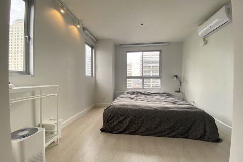 Condo in Khlong Toei, Bangkok, Thailand, 2 bedrooms  № 141917 - photo 1