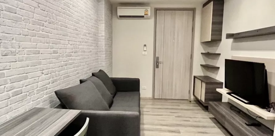 Studio in the Condo in Phaya Thai, Bangkok, Thailand № 141918