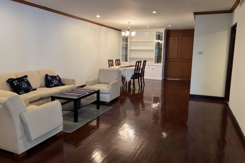 Кондоминиум с 2 спальнями в Бангкоке, Таиланд № 132769 - фото 1