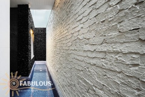 Villa in Patong, Thailand 3 bedrooms № 124290 - photo 19