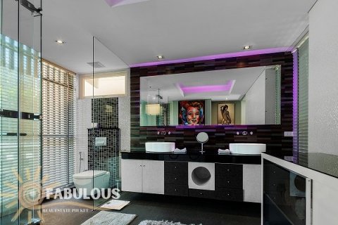 Villa in Patong, Thailand 3 bedrooms № 124290 - photo 16