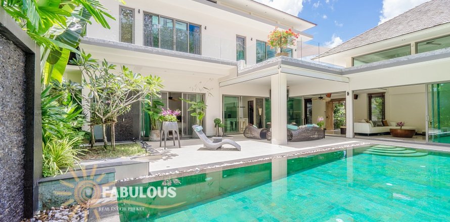 Villa in Phuket, Thailand 3 bedrooms № 124293