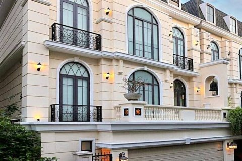House in Bangkok, Thailand 4 bedrooms № 85710 - photo 1