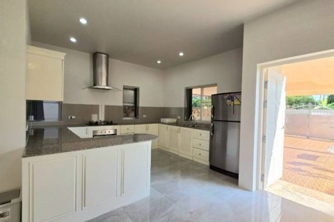 Villa à Bang Lamung, Thaïlande 4 chambres № 119857 - photo 9