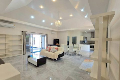 Villa à Bang Lamung, Thaïlande 4 chambres № 119857 - photo 2