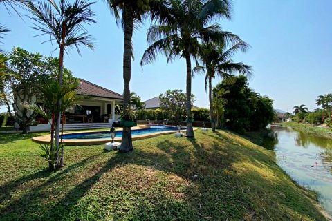 House in Hua Hin, Thailand 3 bedrooms № 125112 - photo 2