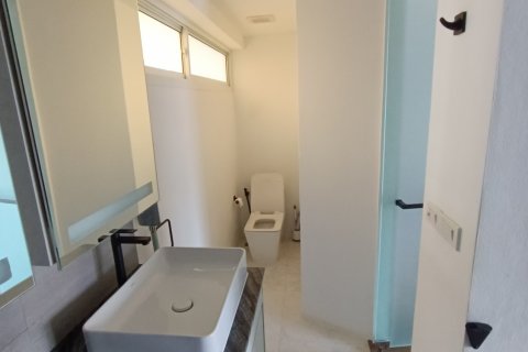 Condo in Watthana, Bangkok, Thailand, 2 bedrooms  № 132268 - photo 8