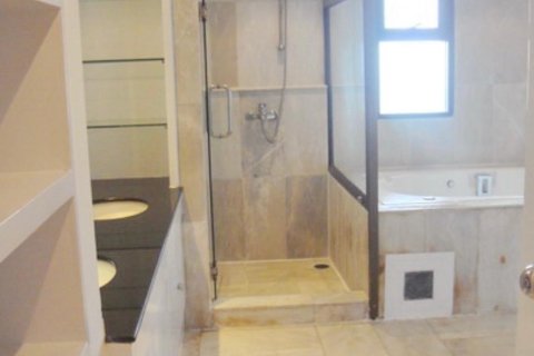 Кондоминиум с 3 спальнями в Клонг Тоэй, Бангкок, Таиланд № 132264 - фото 13