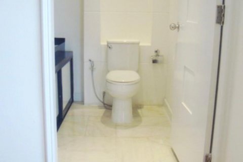 Кондоминиум с 3 спальнями в Клонг Тоэй, Бангкок, Таиланд № 132264 - фото 16