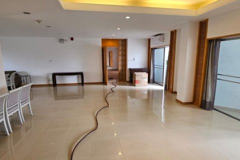 Apartment in Sathon, Bangkok, Thailand 3 bedrooms № 123680 - photo 2