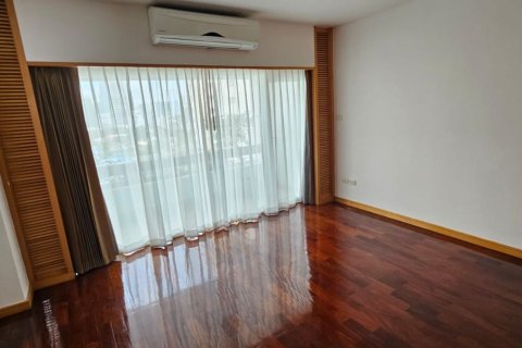 Apartment in Sathon, Bangkok, Thailand 3 bedrooms № 123680 - photo 18