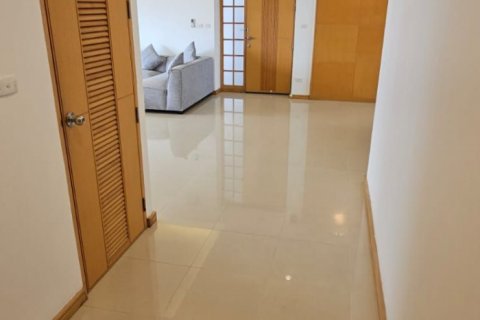 Apartment in Sathon, Bangkok, Thailand 3 bedrooms № 123680 - photo 17