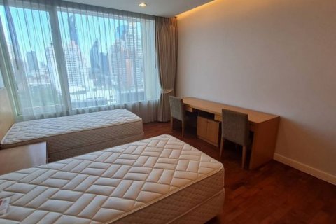 Кондоминиум с 3 спальнями в Ваттхане, Бангкок, Таиланд № 123697 - фото 2