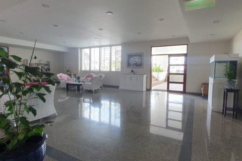 Condo in Watthana, Bangkok, Thailand, 4 bedrooms  № 123695 - photo 9