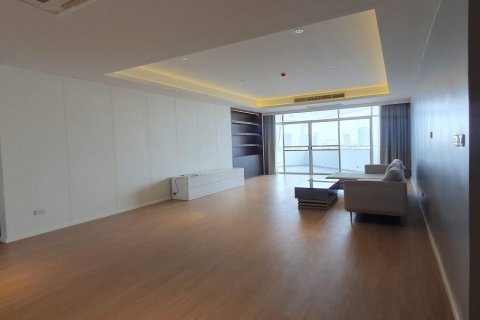 Condo in Watthana, Bangkok, Thailand, 4 bedrooms  № 123695 - photo 17