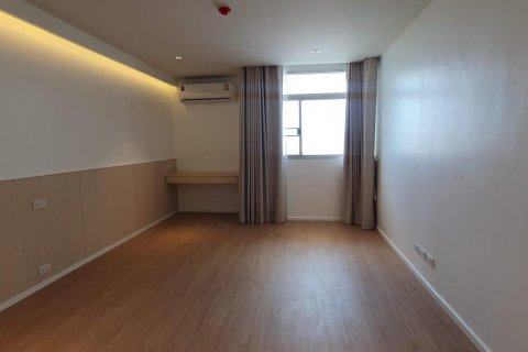 Condo in Watthana, Bangkok, Thailand, 4 bedrooms  № 123695 - photo 19