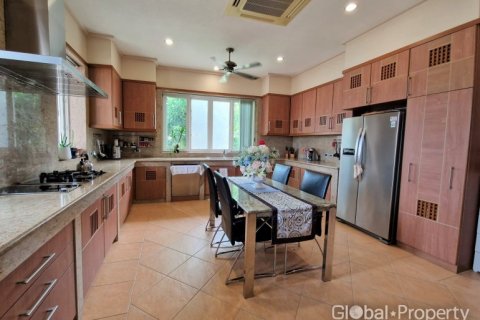 Дом в Паттайе, Таиланд с 4 спальнями  № 132369 - фото 8